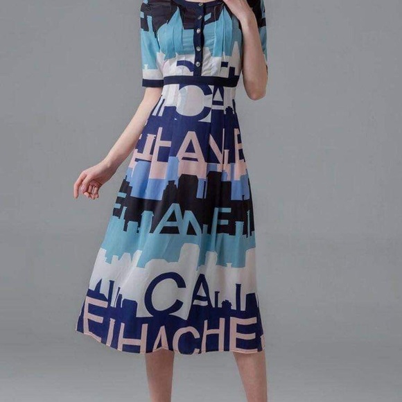 NWOT Beautiful Maxi printed with sleeves - Picture 1 of 13